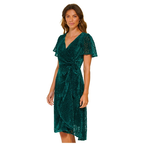 🆕 DKNY
Velvet Flutter-Sleeve Midi Dress. Beautiful Forest Green color. - Picture 2 of 6